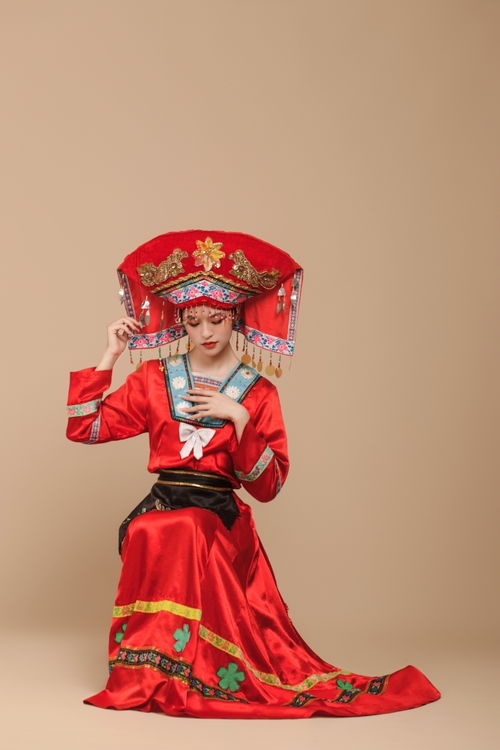 民族风壮族服饰少数民族服饰女性人物摄影图 摄影